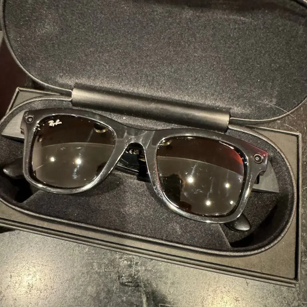 Ray-Ban Stories Wayfarer Smart Glasses RW4002 Meta Facebook Complete Box